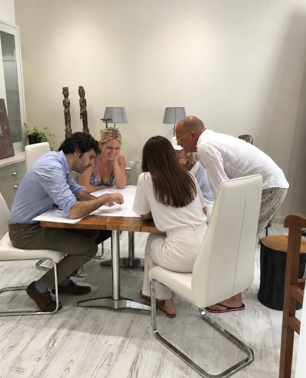 Reunión de planificación de un proyecto inmobiliario en Mallorca